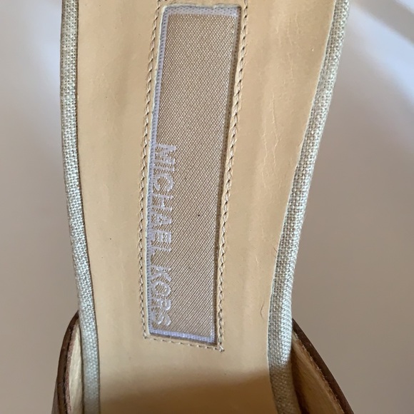 MICHAEL KORS ITALY NATURAL LINEN/LEATHER SZ 7•5 M - Picture 4 of 7